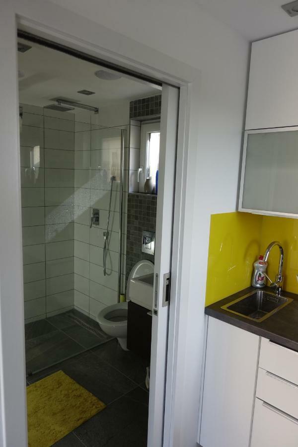 Appartement Tiny House With Private Pool à Janosikova Extérieur photo